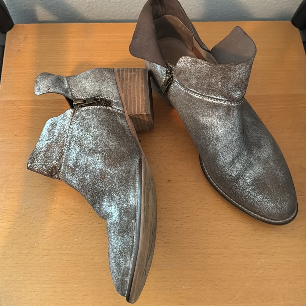 Seychelles Silvered Booties - Picture 2 of 4